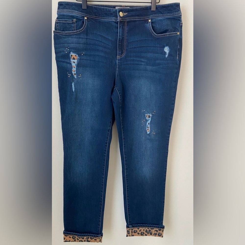 Chico’s Stylish Distressed Women Jeans with Leopard accents.